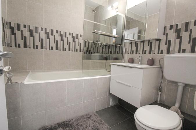 2 camere - Victoriei- Titulescu- recent renovat