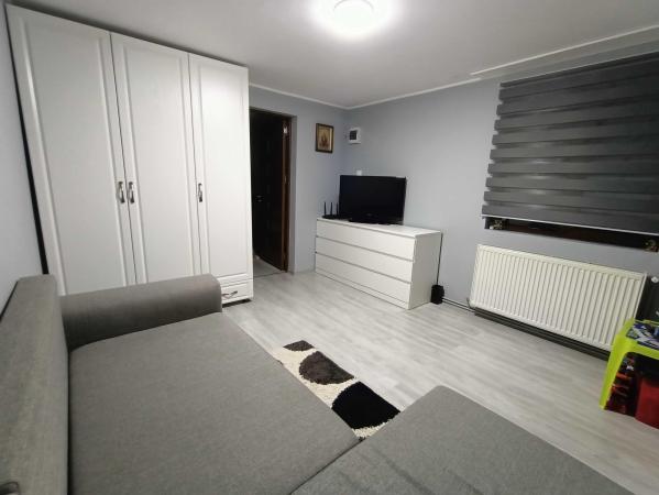 Casa cu curte individuala, Petricani, Tei