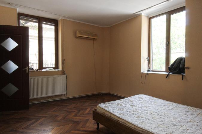 2 camere - A.S.E. - Romana- ultra central
