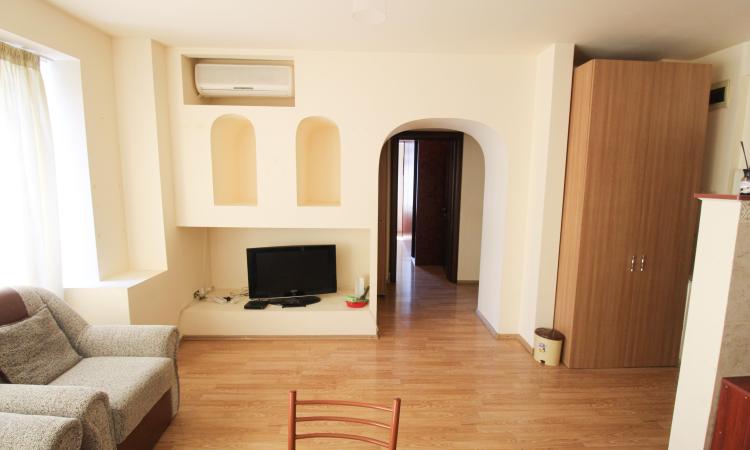 3 camere 70 mp utili + logie - Bucurestii Noi 122 - Vis-a-vis de Parc Bazilescu