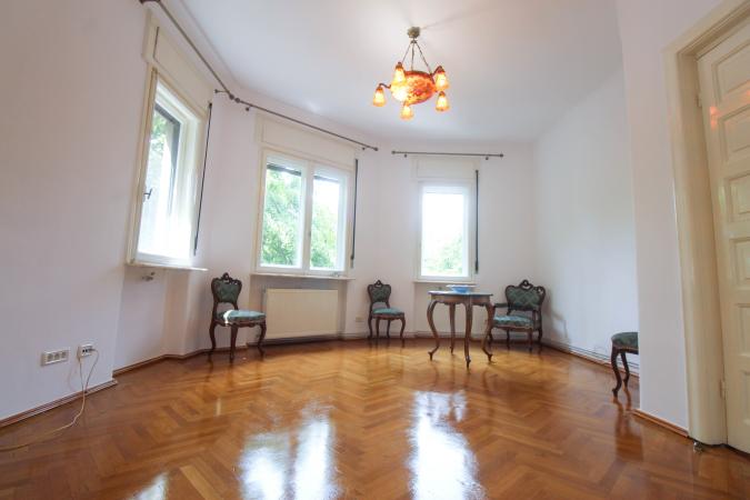 Vila - Dorobanti-4 Camere - Strada Praga - 3 Balcoane