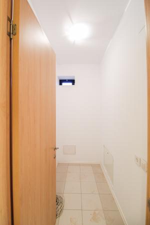 Apartament 168 mpu la parteul unei vile - Curte proprie- Straulesti