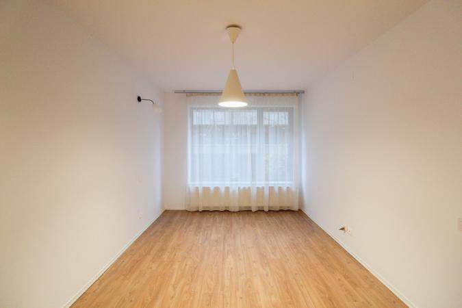 Apartament 168 mpu la parteul unei vile - Curte proprie- Straulesti