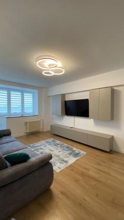 Bloc Perla 2 cam - Renovat complet - Ideal investitie ( in prezent inchiriat )