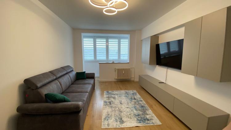 Bloc Perla 2 cam - Renovat complet - Ideal investitie ( in prezent inchiriat )