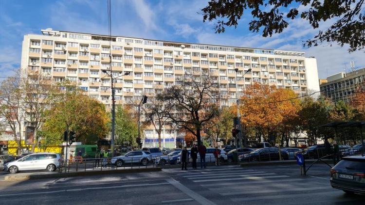 Bloc Perla 2 cam - Renovat complet - Ideal investitie ( in prezent inchiriat )
