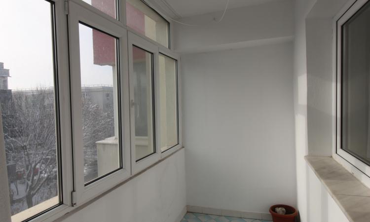 Metrou Aurel Vlaicu - 3 camere - semidecomandat