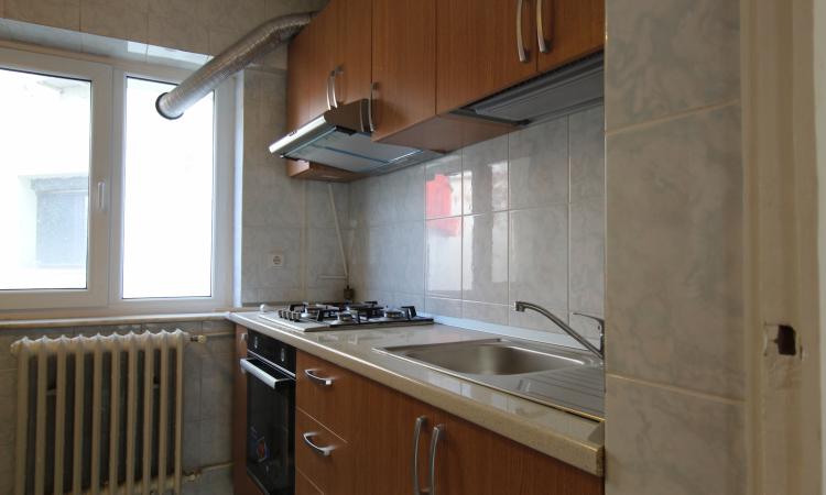 Metrou Aurel Vlaicu - 3 camere - semidecomandat