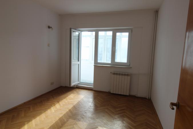 Metrou Aurel Vlaicu - 3 camere - semidecomandat