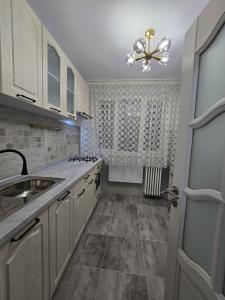 De inchiriat 3 camere in Drumul Taberei - Romancierilor