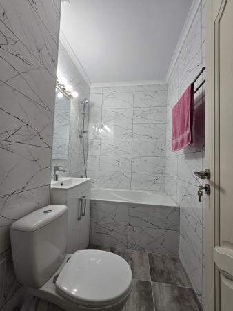 De inchiriat 3 camere in Drumul Taberei - Romancierilor