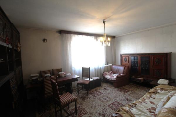 4 camere, spatios, in zona Raul Doamnei, necesita renovare