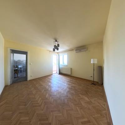 Vilă interbelică - 5 apartamente - curte privată - Strada Sirenelor