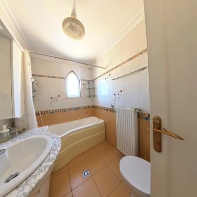 Vilă interbelică - 5 apartamente - curte privată - Strada Sirenelor