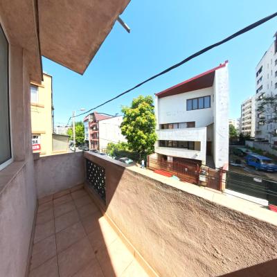 Vilă interbelică - 5 apartamente - curte privată - Strada Sirenelor