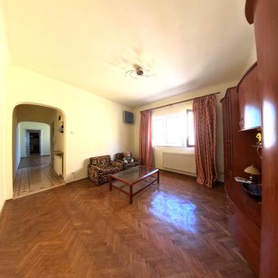 Vilă interbelică - 5 apartamente - curte privată - Strada Sirenelor
