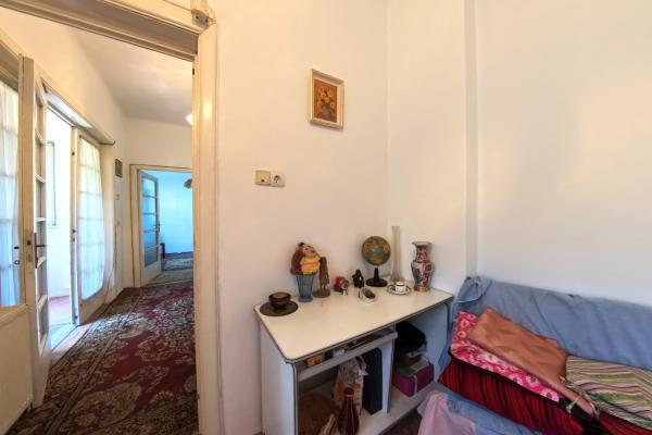 Vilă interbelică - 5 apartamente - curte privată - Strada Sirenelor