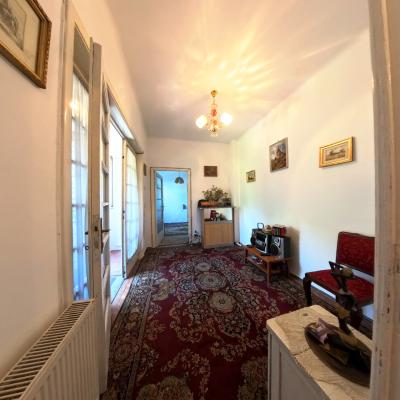 Vilă interbelică - 5 apartamente - curte privată - Strada Sirenelor