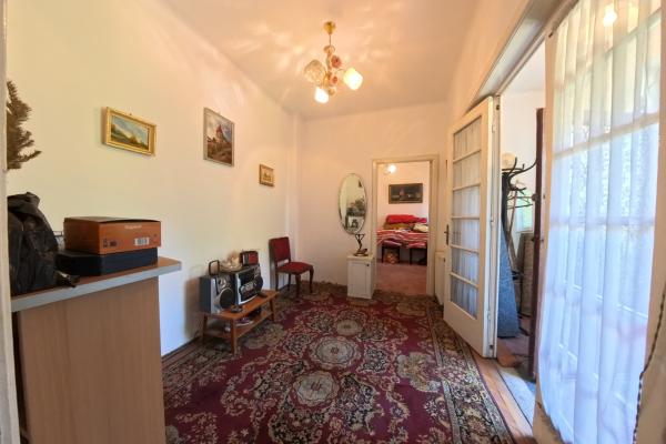 Vilă interbelică - 5 apartamente - curte privată - Strada Sirenelor