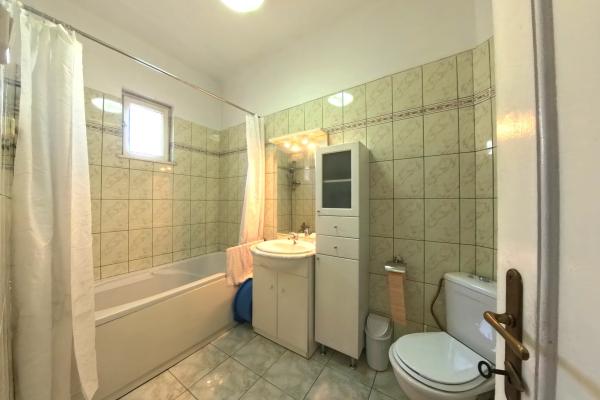 Vilă interbelică - 5 apartamente - curte privată - Strada Sirenelor