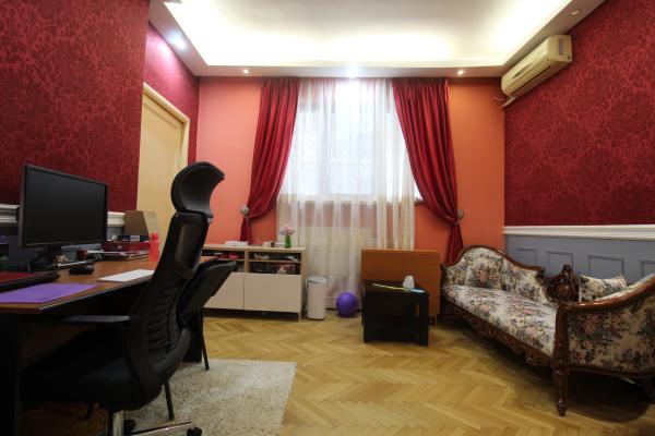 Apartament cu 3 camere - parter - Cotroceni