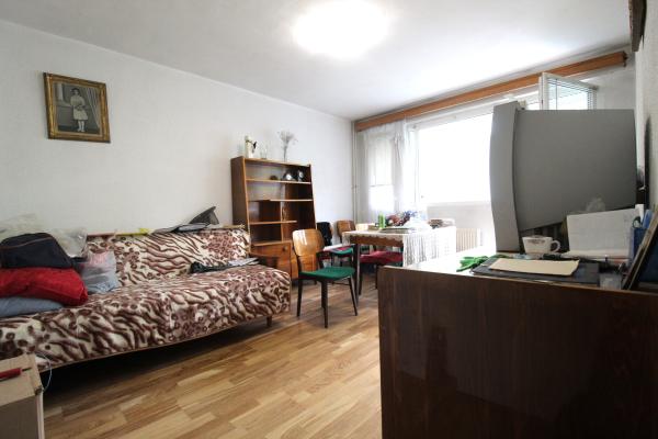 Apartament la Favorit - bloc tip P - zonă verde