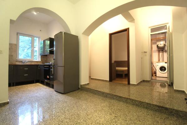 Apartament în vilă - Cotroceni - Parter înalt - Eroilor