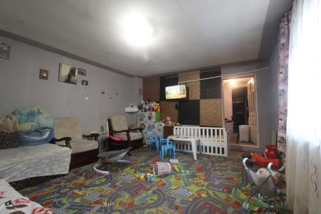 Casă bătrâneasca cu teren în Ghencea