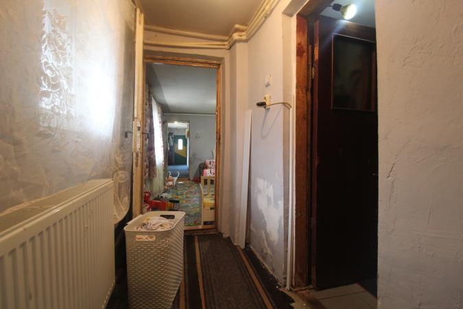 Casă bătrâneasca cu teren în Ghencea