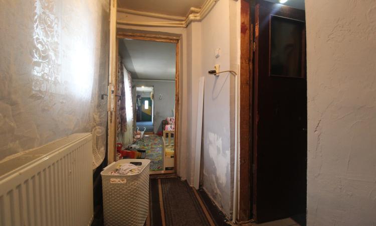 Casă bătrâneasca cu teren în Ghencea
