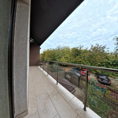 Casa - Curte - Brancuși - 3 Camere - Nemobilată