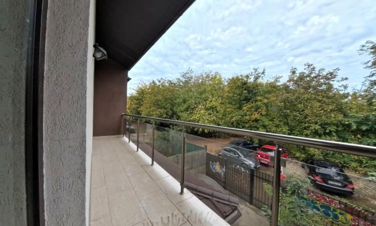 Casa - Curte - Brancuși - 3 Camere - Nemobilată
