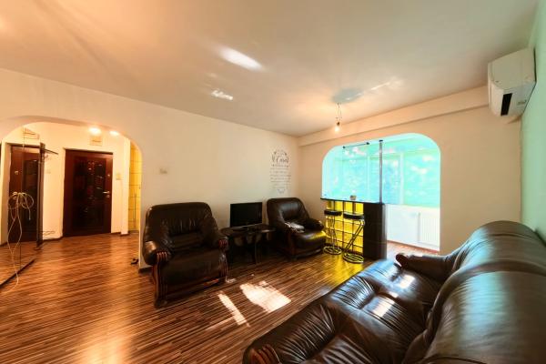 4 camere - Chirie - Plaza - Etajul 3/4