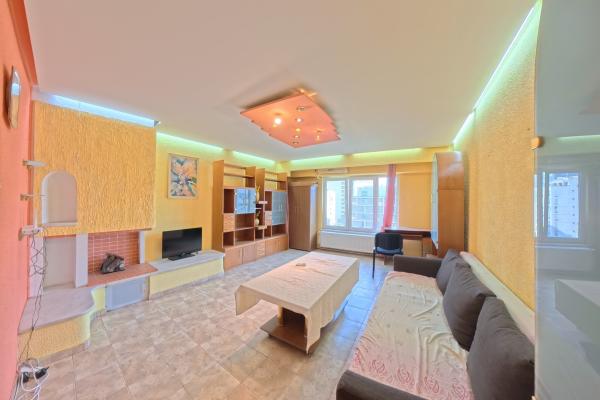 Apartament 3 camere - Sf Vineri