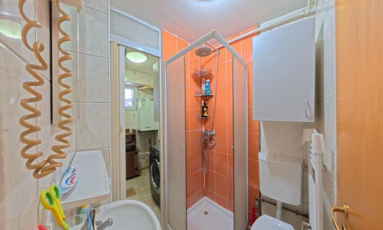 Apartament 3 camere - Sf Vineri