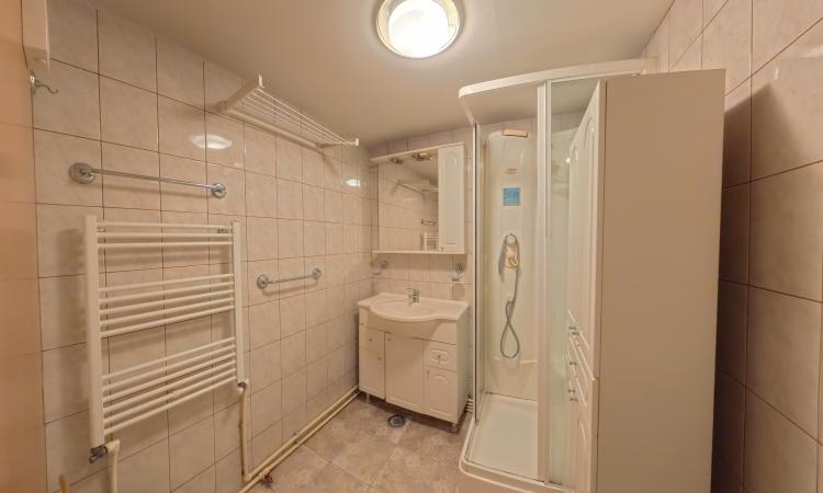 Apartament 3 camere - Sf Vineri