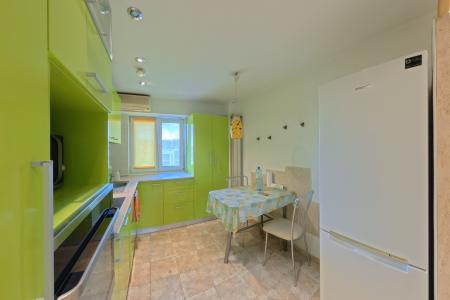 Apartament 3 camere - Sf Vineri