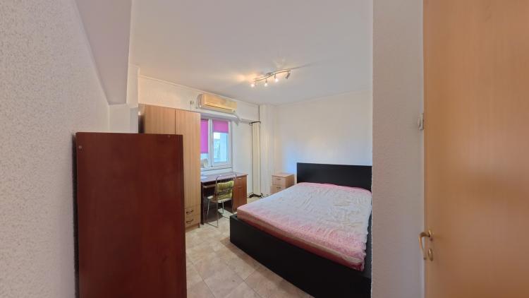 Apartament 3 camere - Sf Vineri