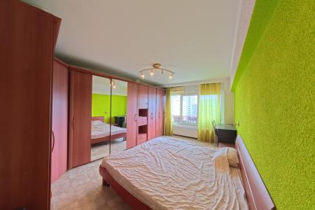 Apartament 3 camere - Sf Vineri