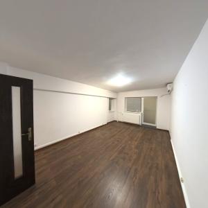 Unirii - Duplex destinat Birouri/Firme, 4 Camere, Instalatie electrica profesionala de lucru
