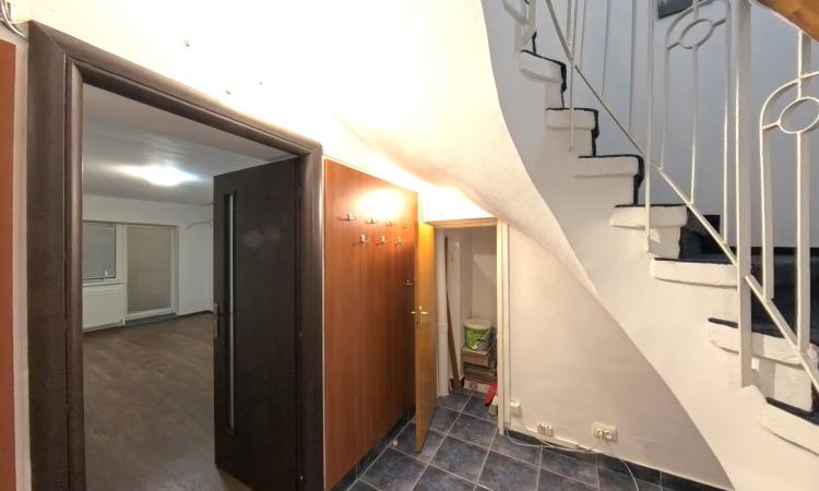 Unirii - Duplex destinat Birouri/Firme, 4 Camere, Instalatie electrica profesionala de lucru