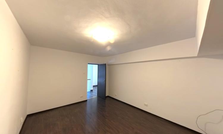 Unirii - Duplex destinat Birouri/Firme, 4 Camere, Instalatie electrica profesionala de lucru