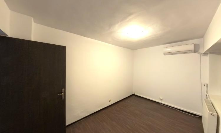 Unirii - Duplex destinat Birouri/Firme, 4 Camere, Instalatie electrica profesionala de lucru