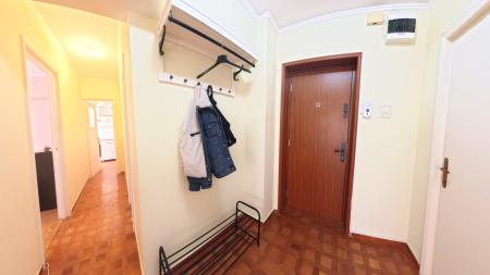 2 camere, Luminos, Mobilat, Palatul parlamentului, Soare din Vest