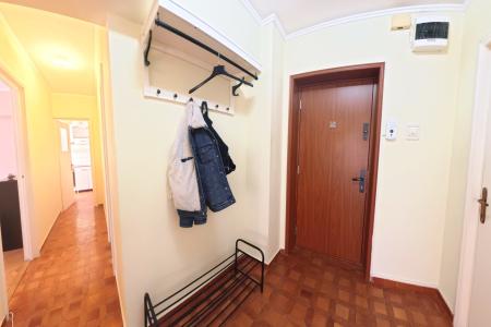 2 camere, Luminos, Mobilat, Palatul parlamentului, Soare din Vest