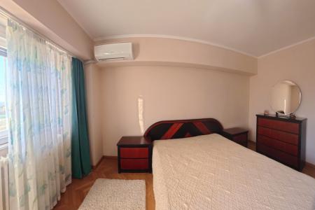 2 camere, Luminos, Mobilat, Palatul parlamentului, Soare din Vest