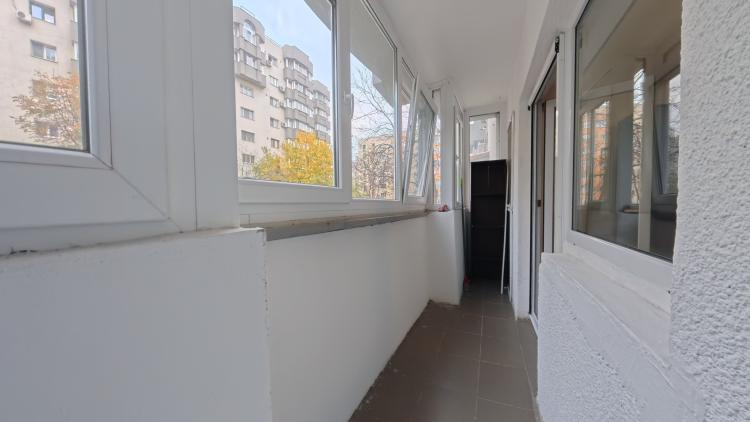 Apartament 3 Camere, B.ul Unirii, Persoana Fizica sau Juridica, Partial Mobilat