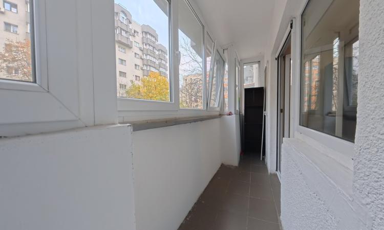 Apartament 3 Camere, B.ul Unirii, Persoana Fizica sau Juridica, Partial Mobilat