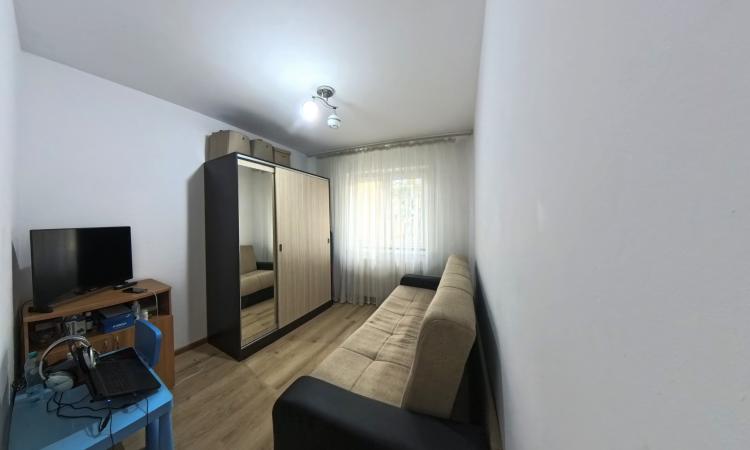 Apartament 3 camere - Piața Bobocica