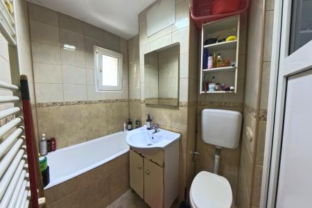 Apartament 3 camere - Piața Bobocica